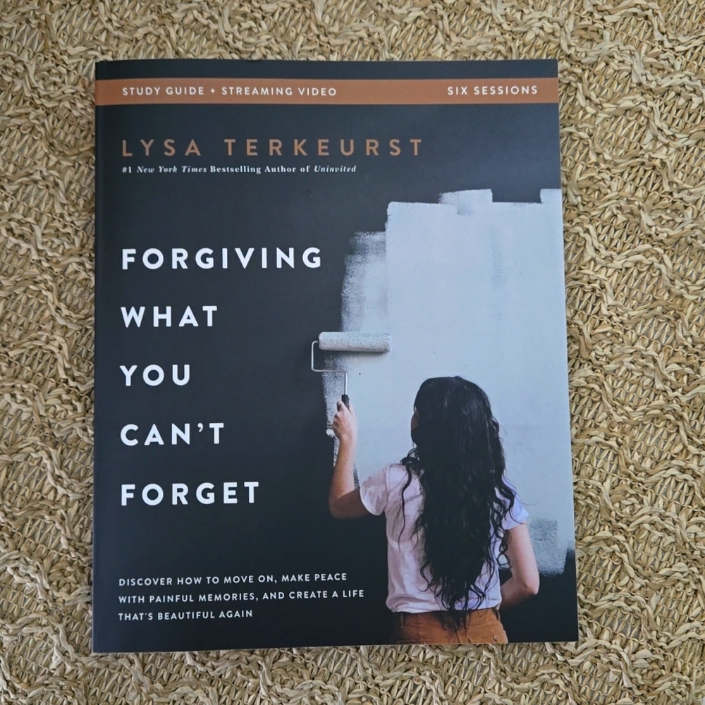 Lysa Terkeurst Forgiving What You Can't Forget Study Guide New